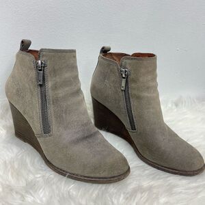 Lucky Brand | suede wedge ankle booties 6M tan.